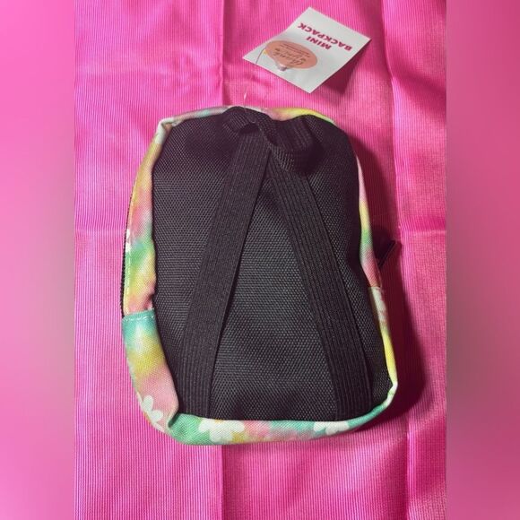 New Tie Dye Daisies Mini Backpack NWT Approximately 4” x 6” - Picture 2 of 5